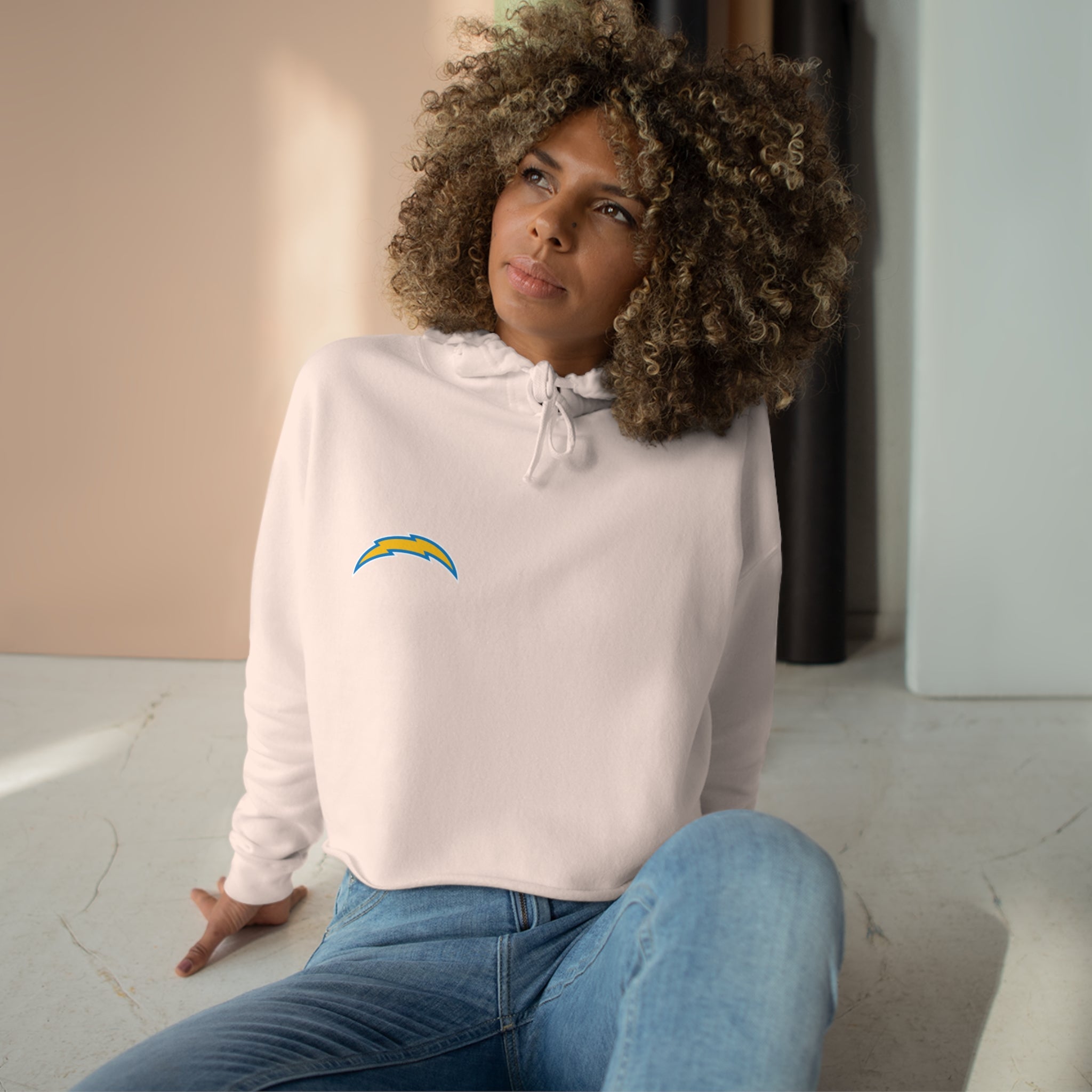 Women&#39;s Chargers™ Crop Hoodie